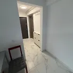 Everest 33 Garsoniera * ブカレスト