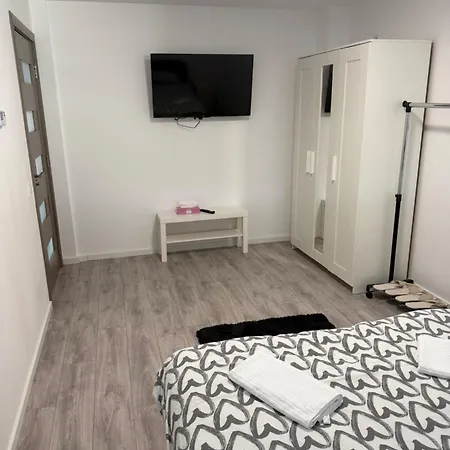 Everest 33 Garsoniera ブカレスト