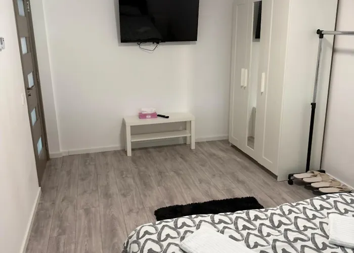 Everest 33 Garsoniera Бухарест