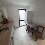 Everest 33 Garsoniera Βουκουρέστι